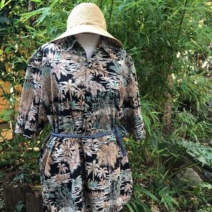 Tori Richard, Hawaiian shirt Made in Honolulu USA